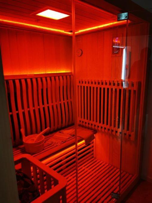 Spabyelleetlui Spa Rouge Ou Bleu Мускро́н Экстерьер фото