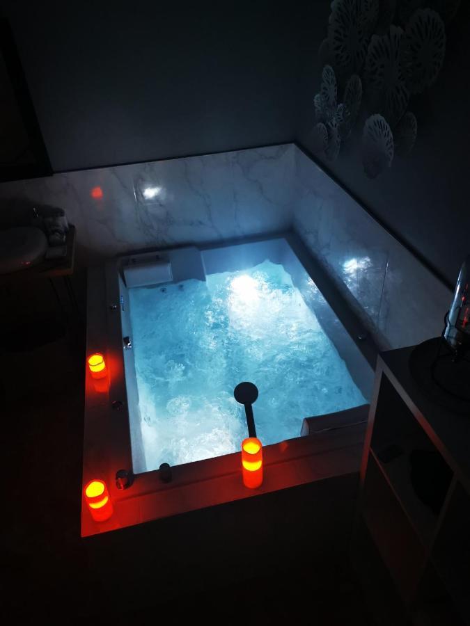 Spabyelleetlui Spa Rouge Ou Bleu Мускро́н Экстерьер фото