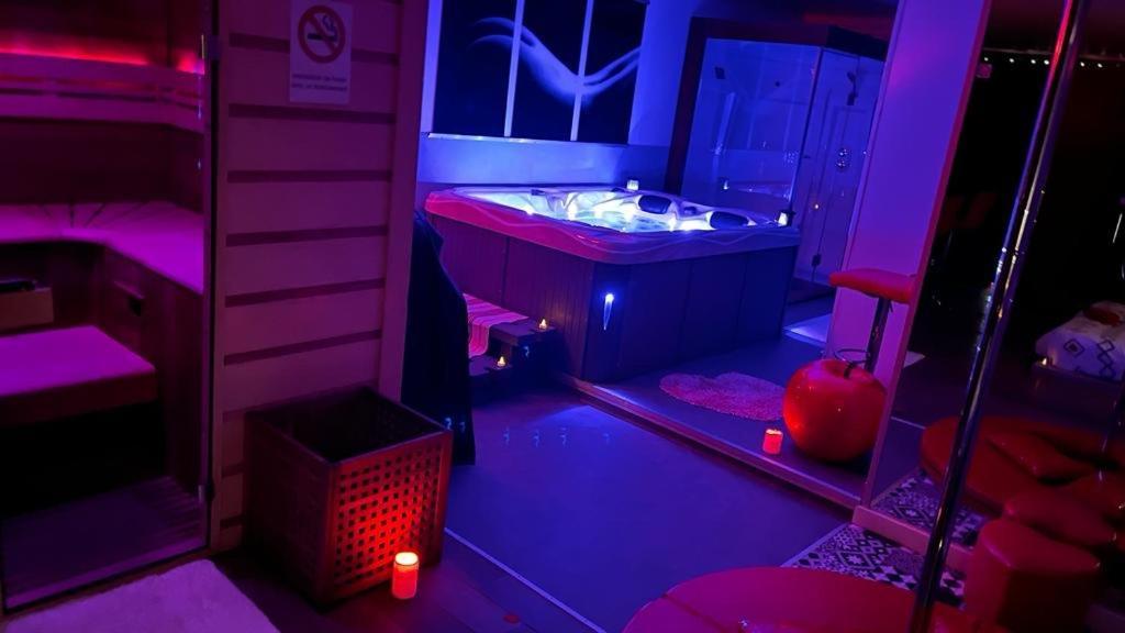 Spabyelleetlui Spa Rouge Ou Bleu Мускро́н Экстерьер фото